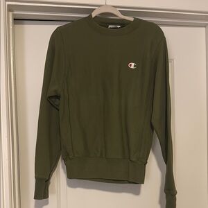 Champion Green Crewneck Sweater Cozy Athletic Style